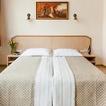 Antica Aparthotel 2*
