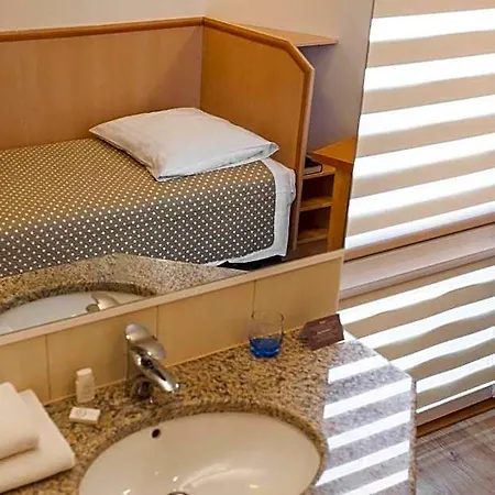 Apart Otel Antica 2*